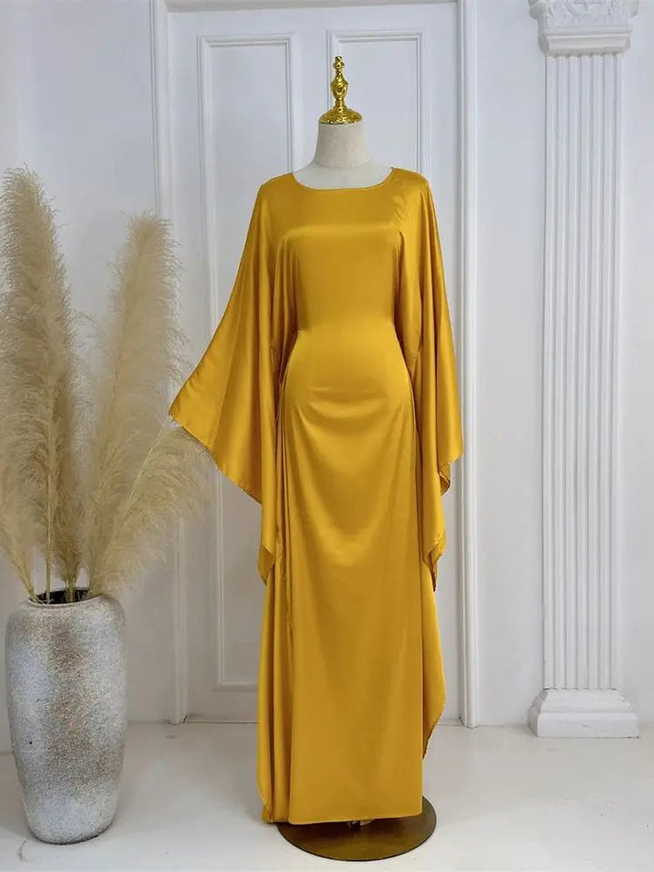 Elegant Maxi Dress with Spaghetti Straps and High Slit