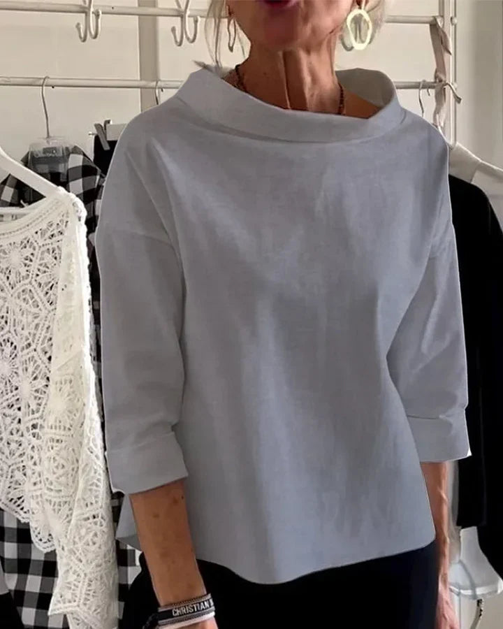 comfortable Top with Wide Lapels and Half Turtleneck for a Stylish Look