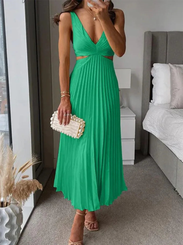 Elegant Sleeveless Dress with Open Back Graceful Sophistication for Warm-Weather Occasions