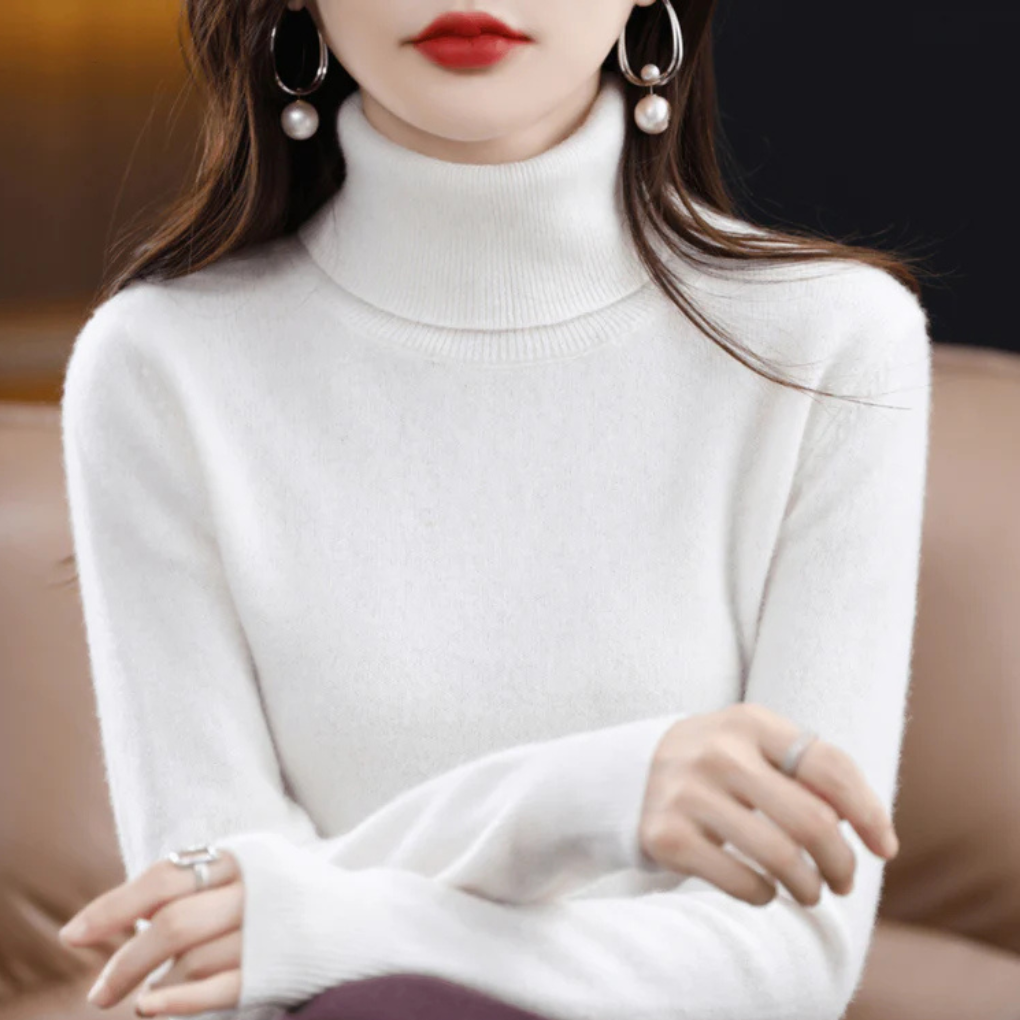 Women’s Fine-Knit Turtleneck Sweater