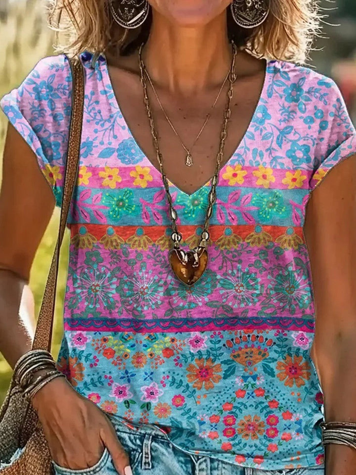 comfortable T-Shirt with Floral Print and V-Neck Effortless Style Meets Everyday Comfort