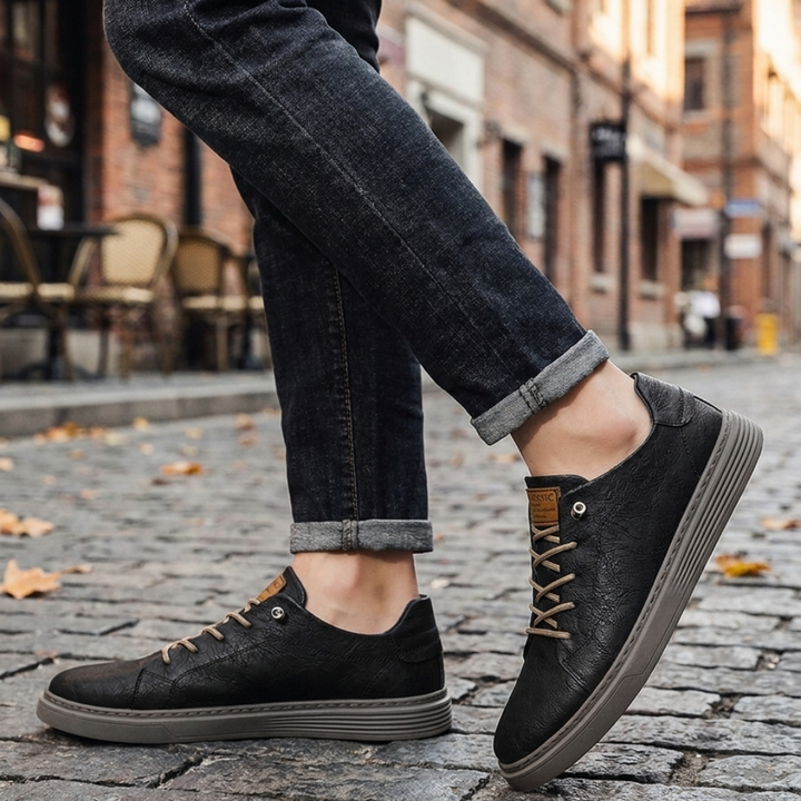 Men’s Low-Top Sneakers