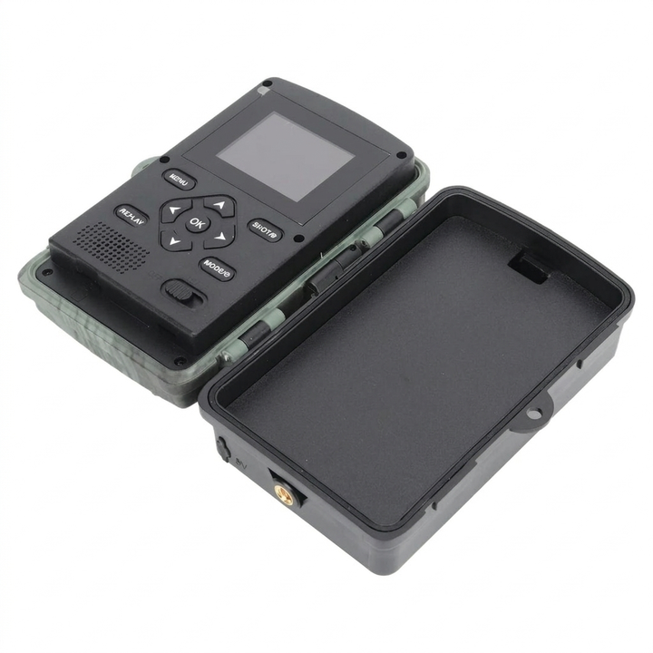 Compact 4K Wildlife Camera with 60MP Sensor and Mobile App