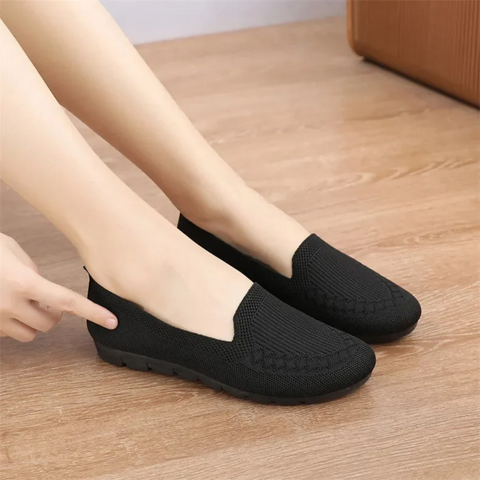 Comfortable Slip-On Knit Shoes for Everyday Wear – Stylish and Breathable